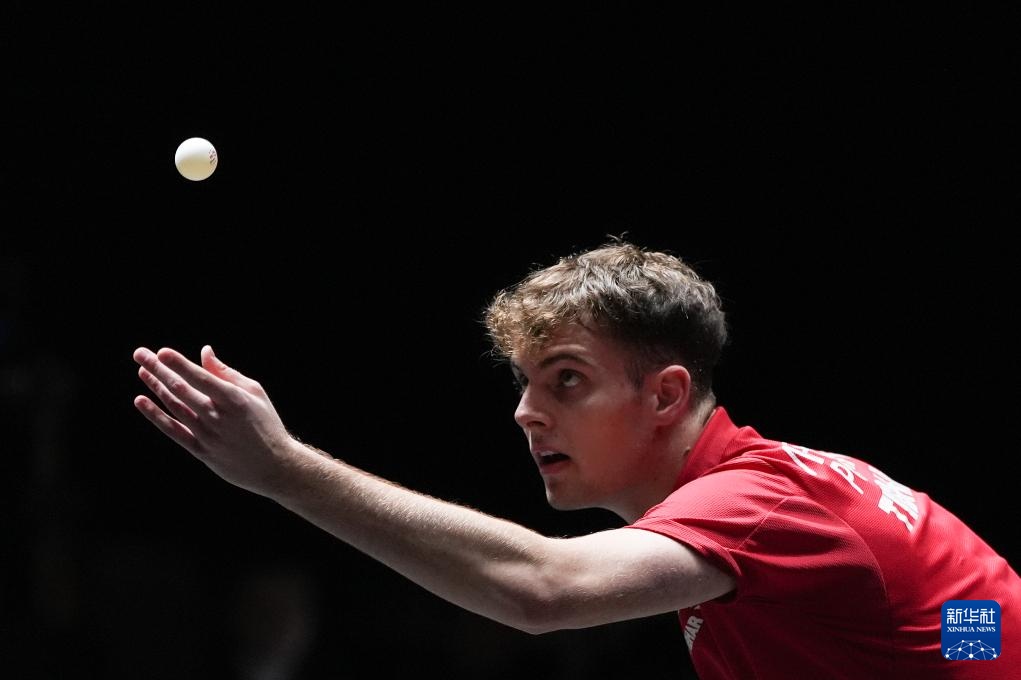 把镜头转向 把镜头转向