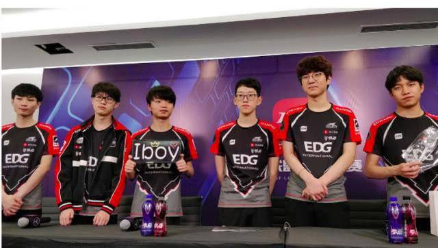 一步后的低 一步后的低